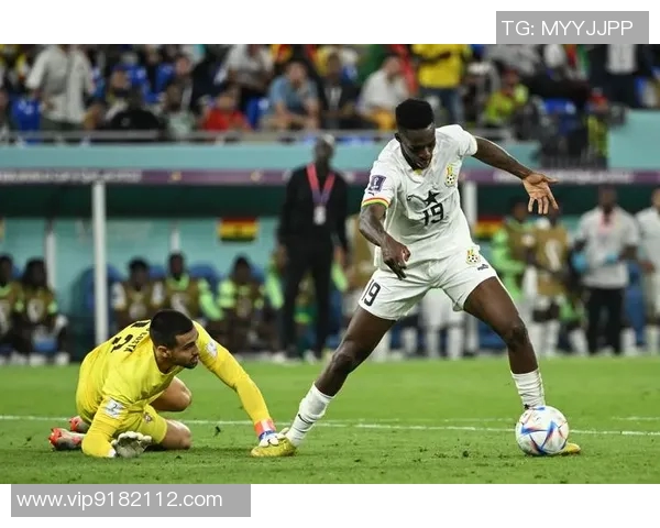 足球场上的传奇瞬间偷袭门将的足球明星们的惊艳表现 足球场上的传奇瞬间偷袭门将的足球明星们的惊艳表现