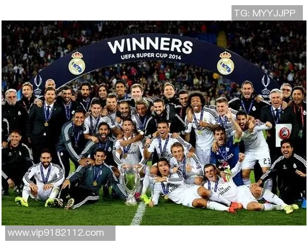 成就最高的足球明星背后的奋斗故事与辉煌成就解析 成就最高的足球明星背后的奋斗故事与辉煌成就解析