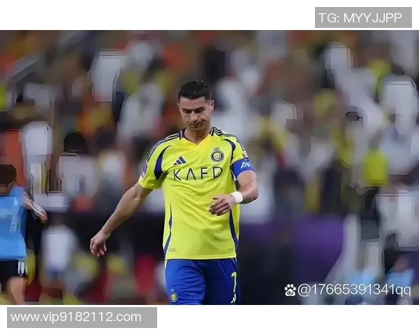 足球明星为何对观众动手引发热议背后的真相与影响分析